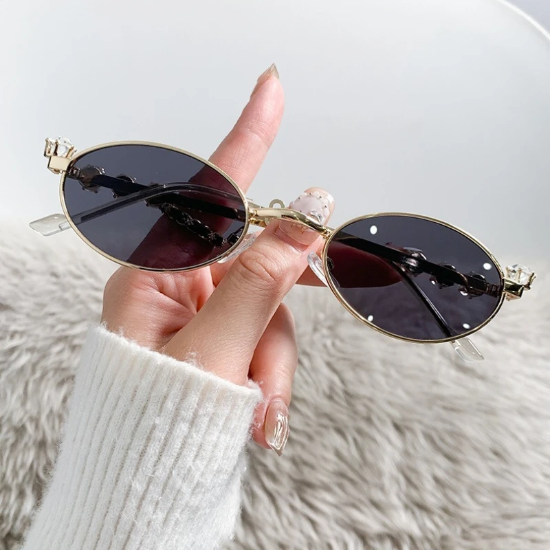 

Luxury Diamond Metal Oval Frame Sunglasses Women Small Frame Traveling Sun Glasses Outdoor Cycling Eyeglasses Hiking Goggles