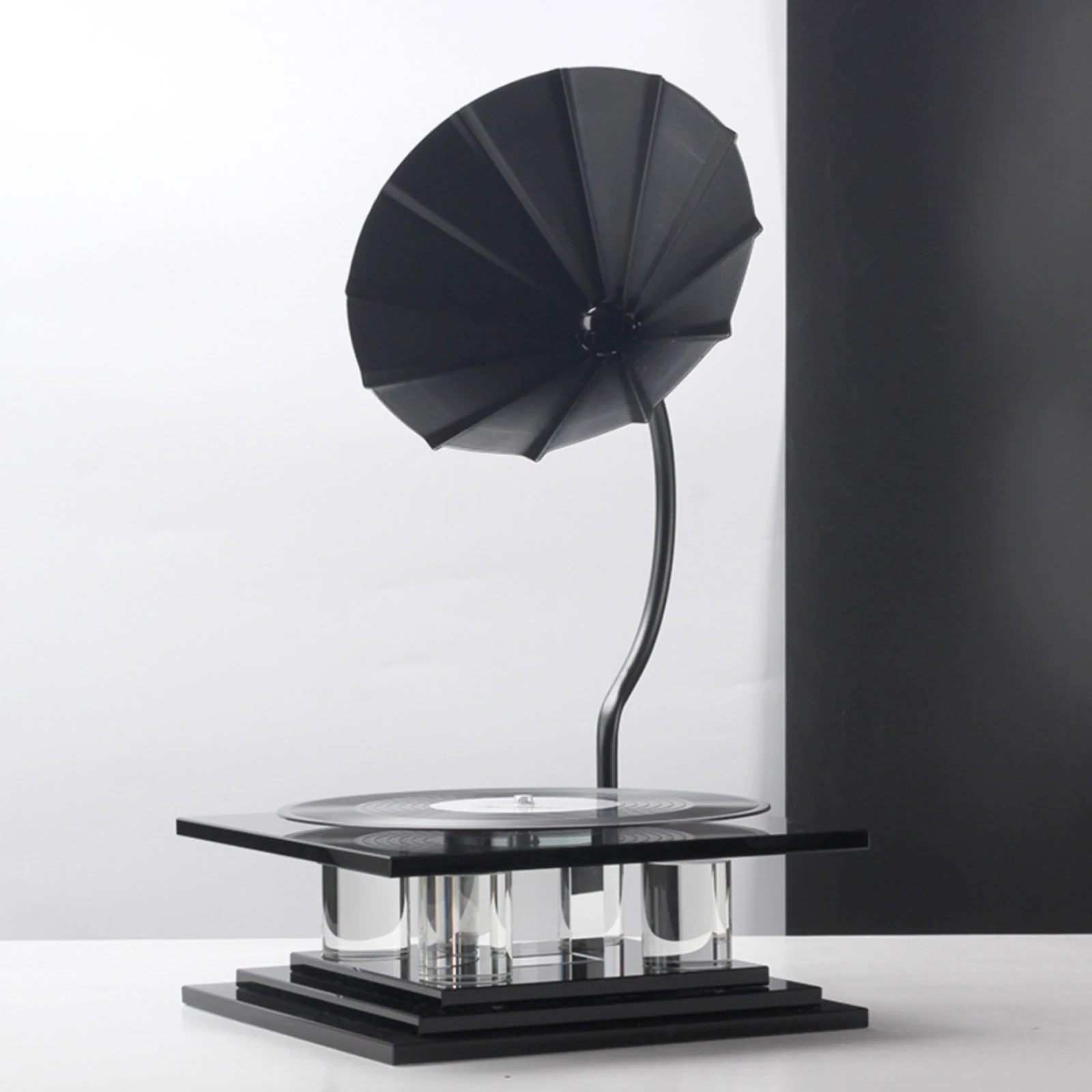 Decorative Display Piece Reflective Vintage Gramophone Decorative Display Crystal Gramophone Ornament for Showroom, Study