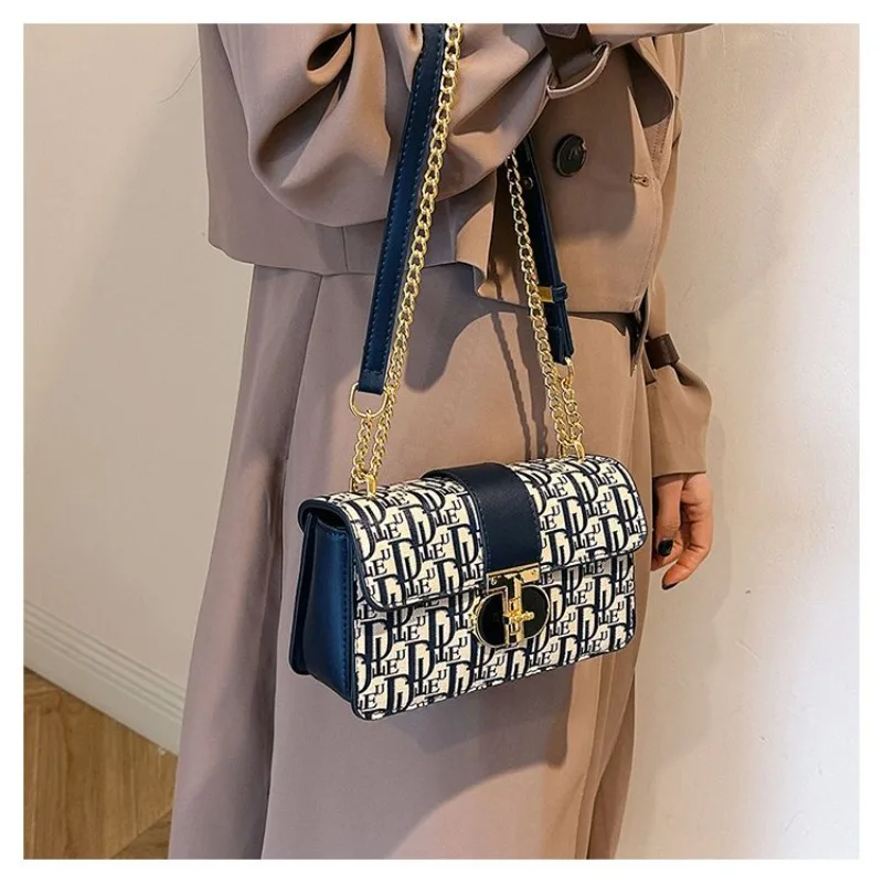 

Сумка на цепочке с французским принтом 2025 года — винтажная сумка через плечо/сумка через плечо, маленькая квадратная сумка из мягкой кожи для женщин