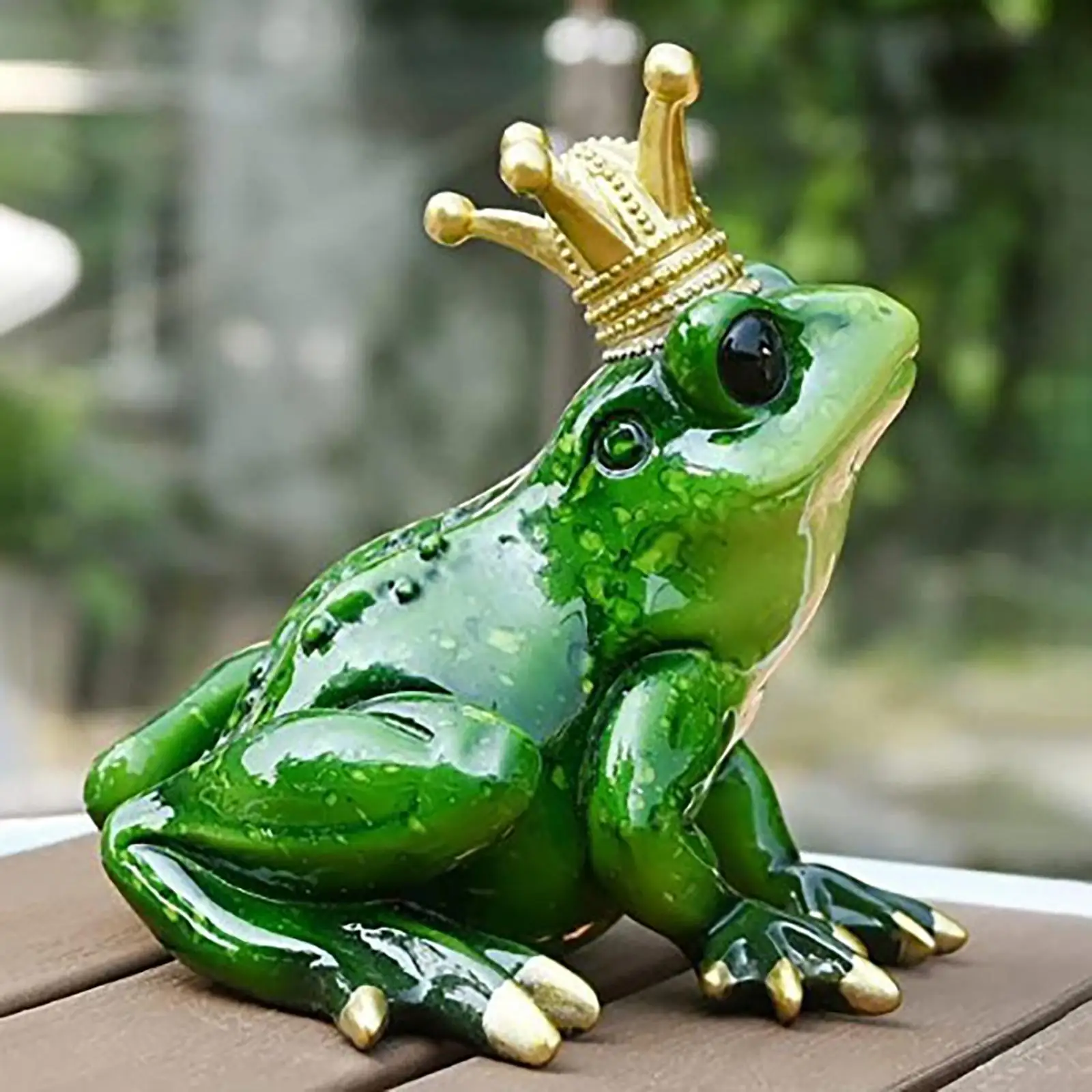 Funny Green Frog wearing Crown Figurines Cartoon Art Resin for Desk Decor Housewarming Gift Dashboard Ornament Collectibles