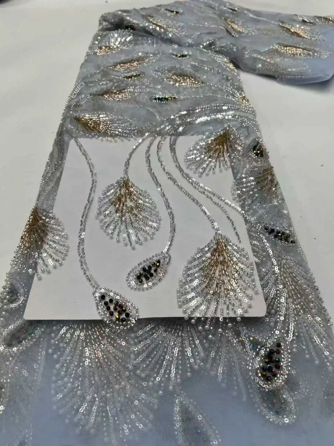

2026 Luxurious Nigerian African Beaded Lace Fabric High Quality Sequins Embroidery African French Lace Fabric For Sewing Dress