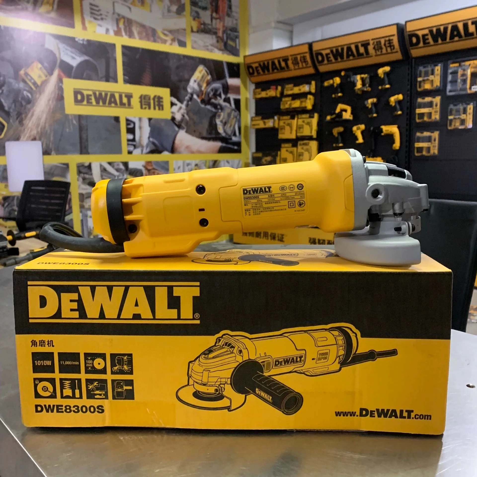 DEWALT 100mm DWE8300S 1010W 100mm  Amoladora de Ángulo Amarillo Color 220V