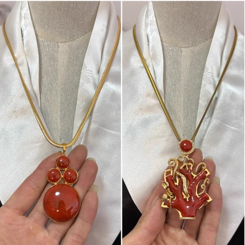 

Chinese Tibetan Ornaments National Style Coral Brass Gilt Necklace