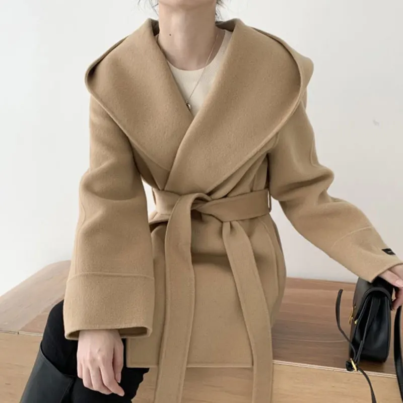 

Шикарное осеннее шерстяное пальто с капюшоном, дизайн для похудения, чистый цвет, длинное све, с поясом на талии, корейский Sle Commute Faion