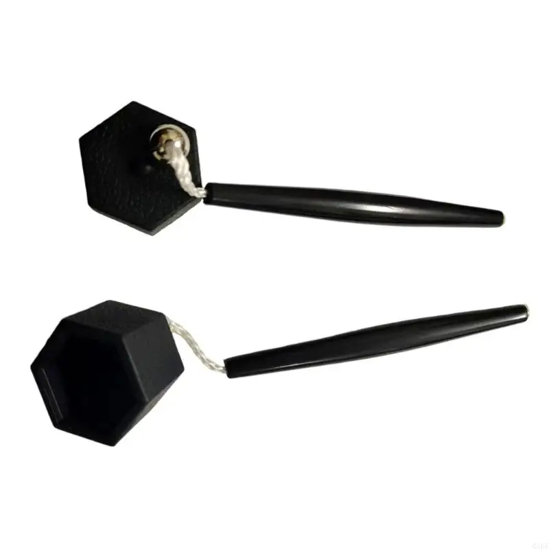 

Шаг для хранения карманного мела для бильярдного бассейна.