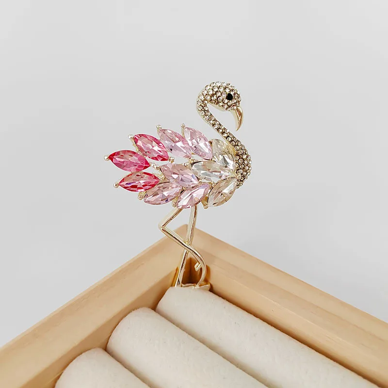 Fashionable Flamingo crystal brooch cute high-end animal brooch coat coat chest flower