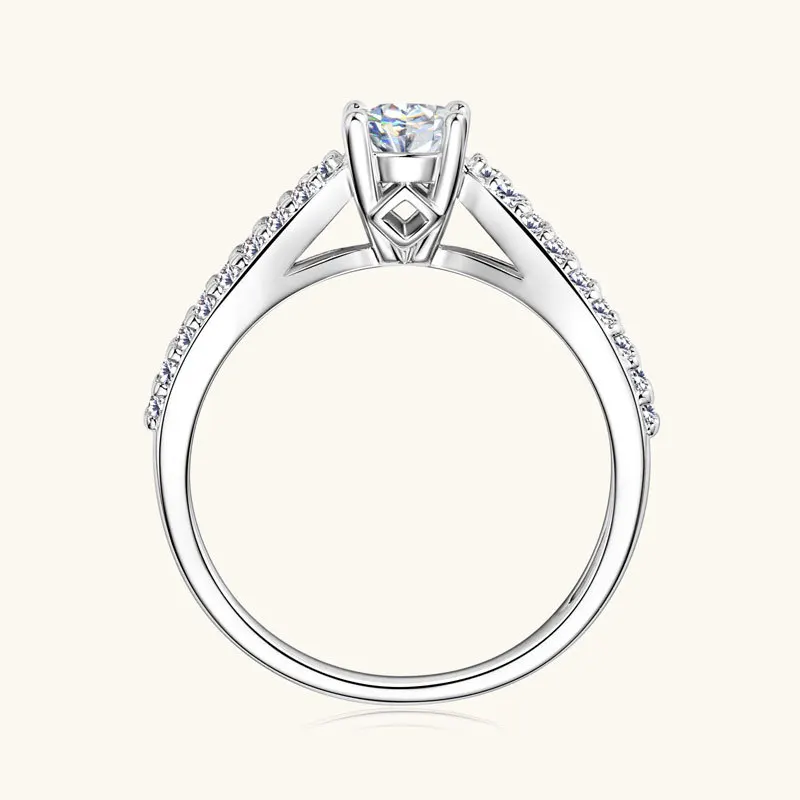 Light Luxury Style Instagram-Inspired 0.5 Carat Micro-Pav Simulated Moissanite Ring for Women Fashionable Minimalist Zirconia D