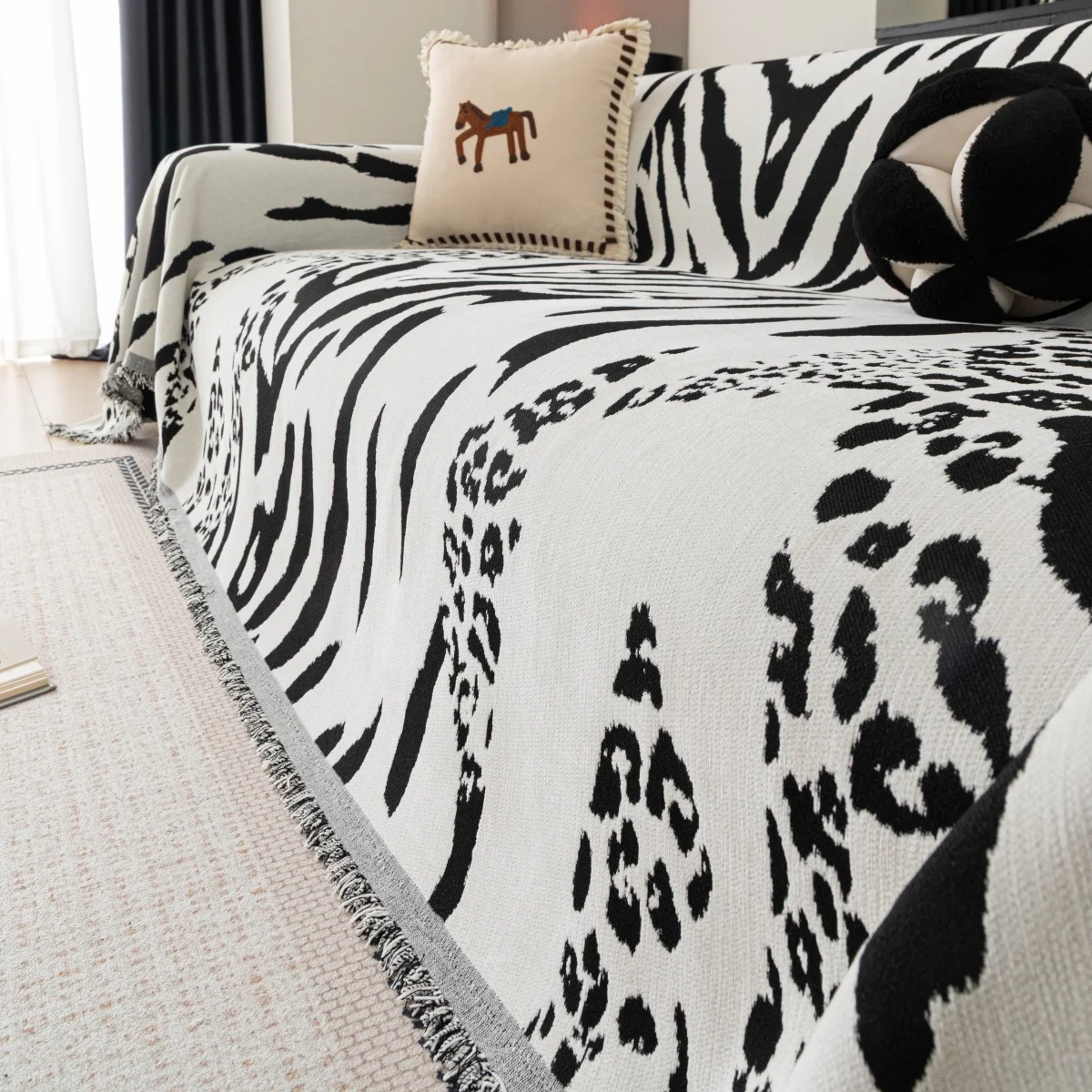1PC Leopard Zebra Chenille Sofa Towel Washable Throw Blanket with Tassels Soft Sofa Cover for All Seasons