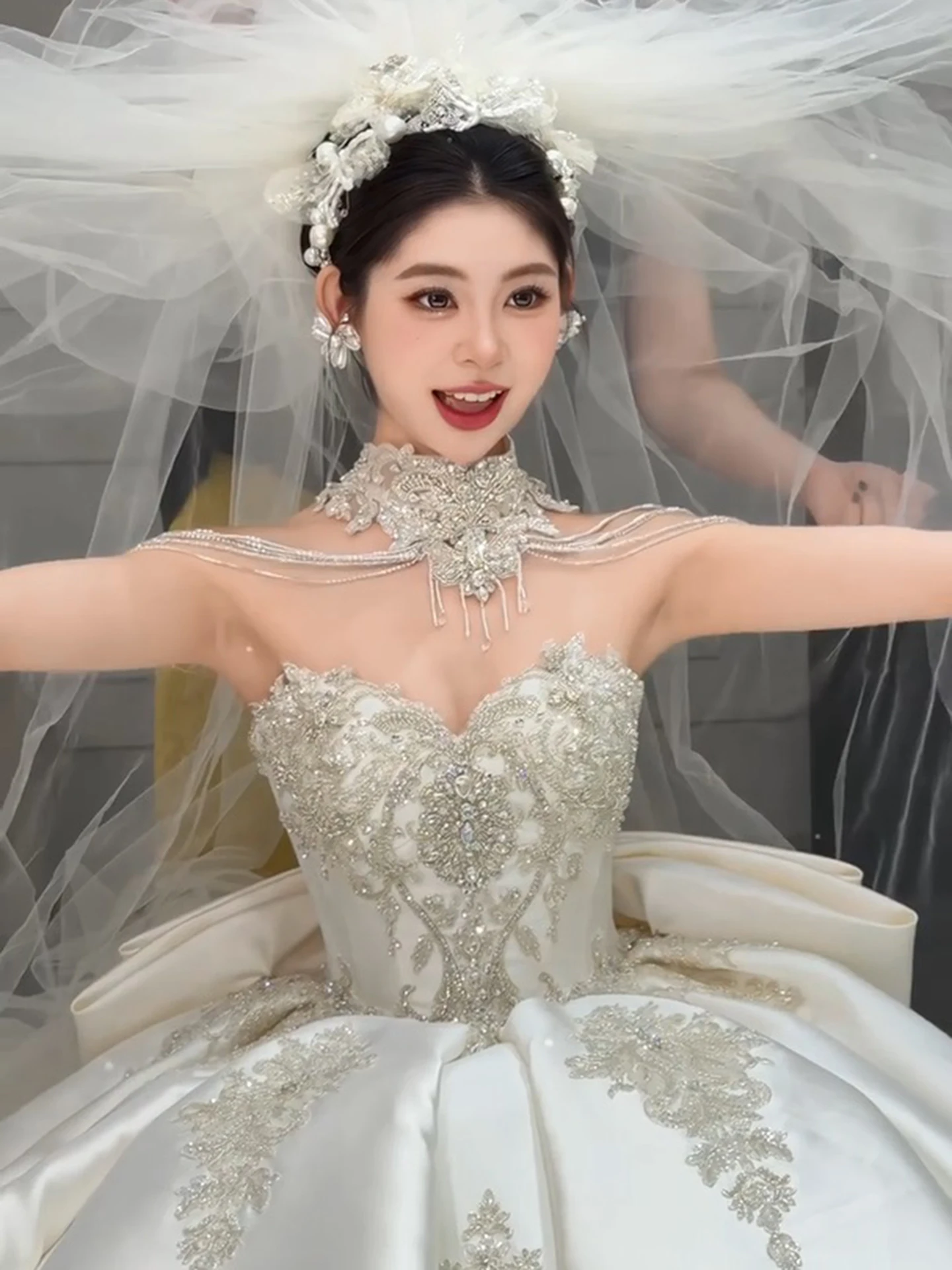 فساتين زفاف بدون حمالات، فستان زفاف فاخر من الساتان لحفلات الزفاف، فستان زفاف لامع مخصص #4