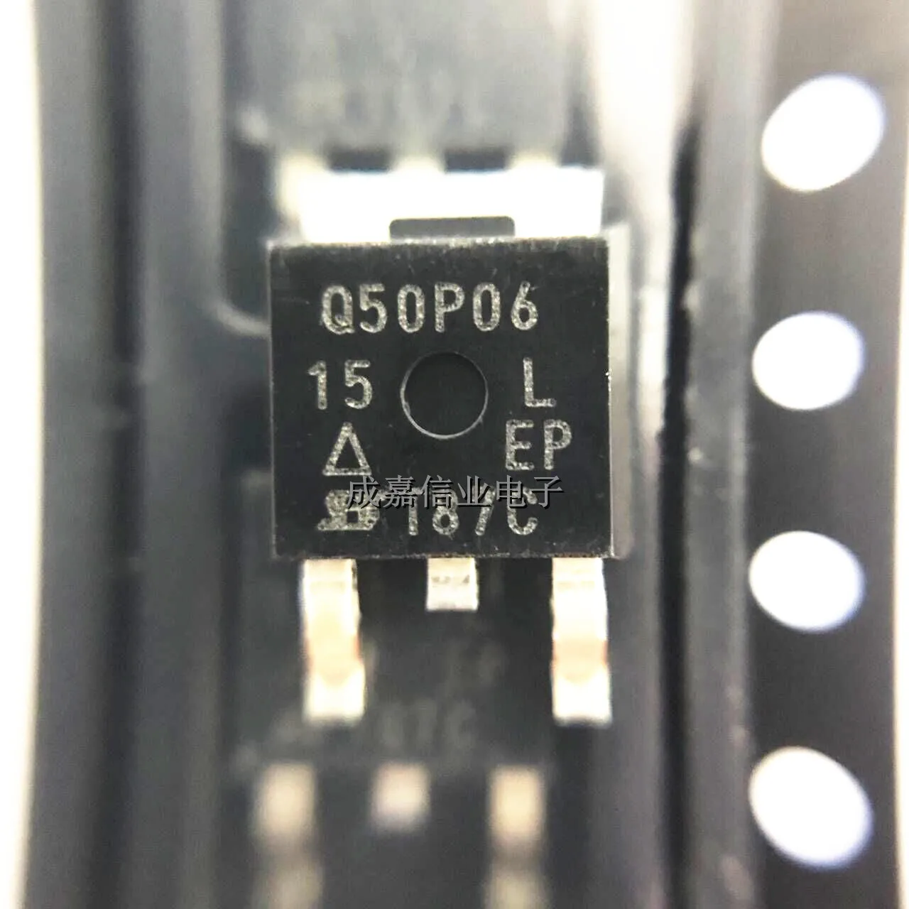 10pcs/Lot SQD50P06-15L-GE3 DPAK-3 TO-252-3 Q50P06 15 MOSFET 60V 50A 136W AEC-Q101 Qualified Operating Temperature:- 55 C-+ 175 C