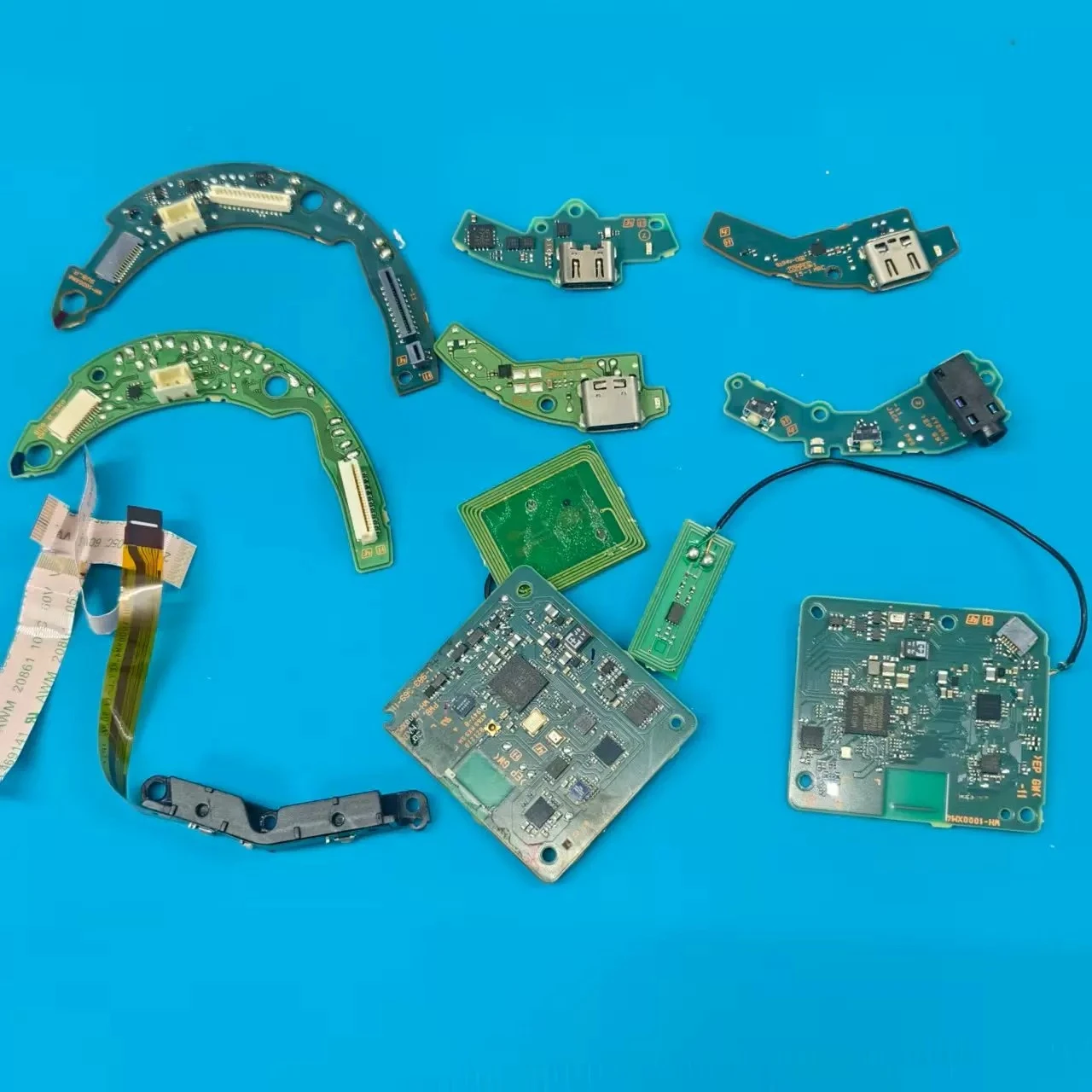 Wireless Bluetooth Headphone Audio Charging Port Board Mainboard Replacement Parts for WH1000XM3 WH1000XM4 WH1000XM5 Repair
