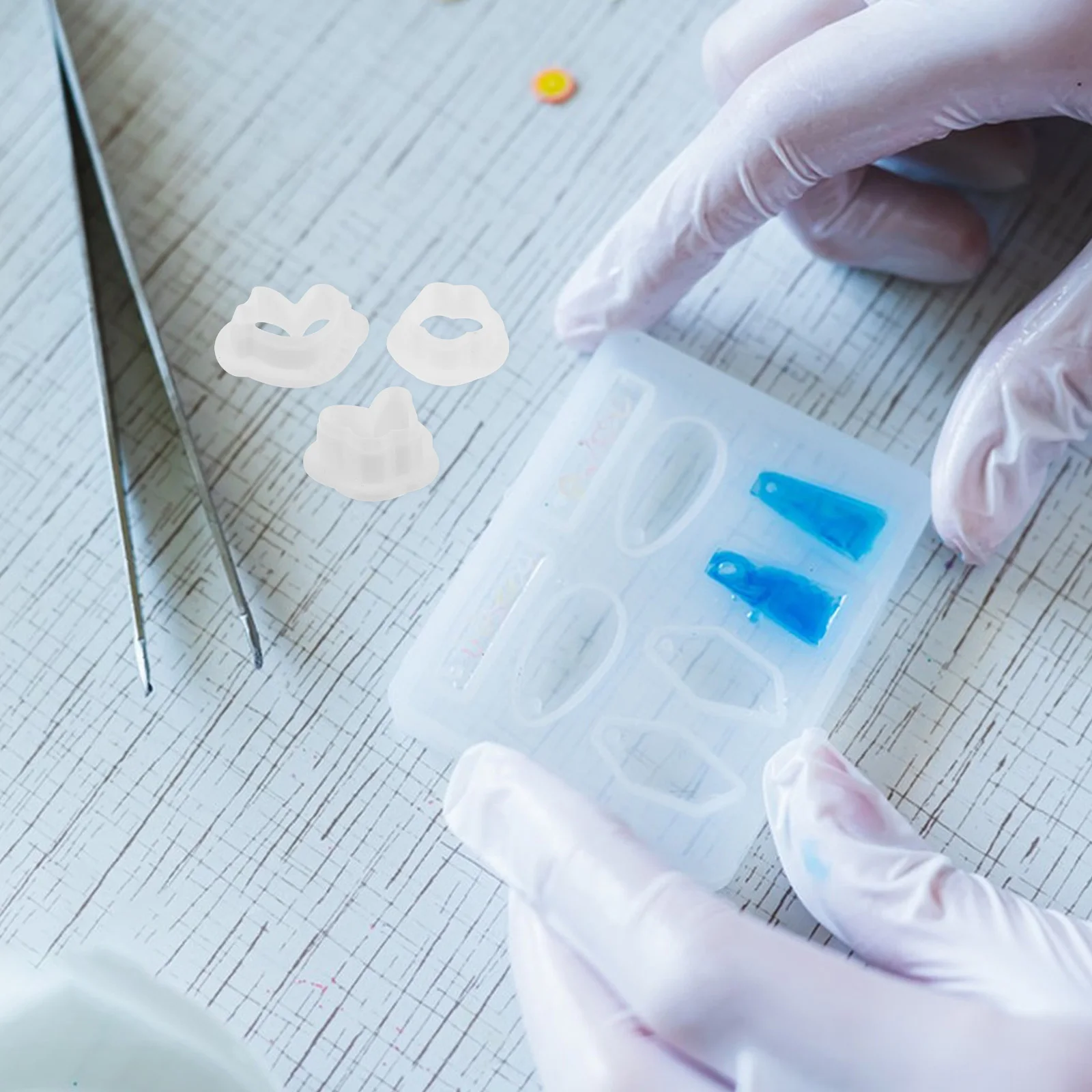 

7Pcs Soft Clay Mold Set Mini Silicone Earring Resin Molds Flowers Butterflies Hearts DIY Jewelry Making Kit Pendants