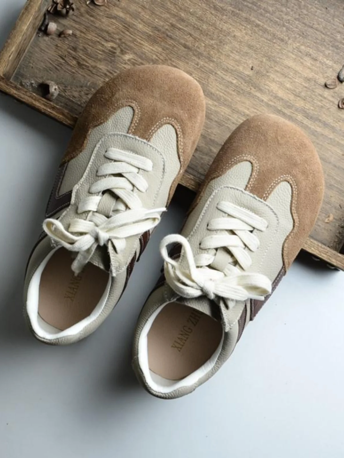 

Men's and Women's Walking Casual Shoes Comfortable and versatile unisex hiking, walking and sports shoes Casual footwear