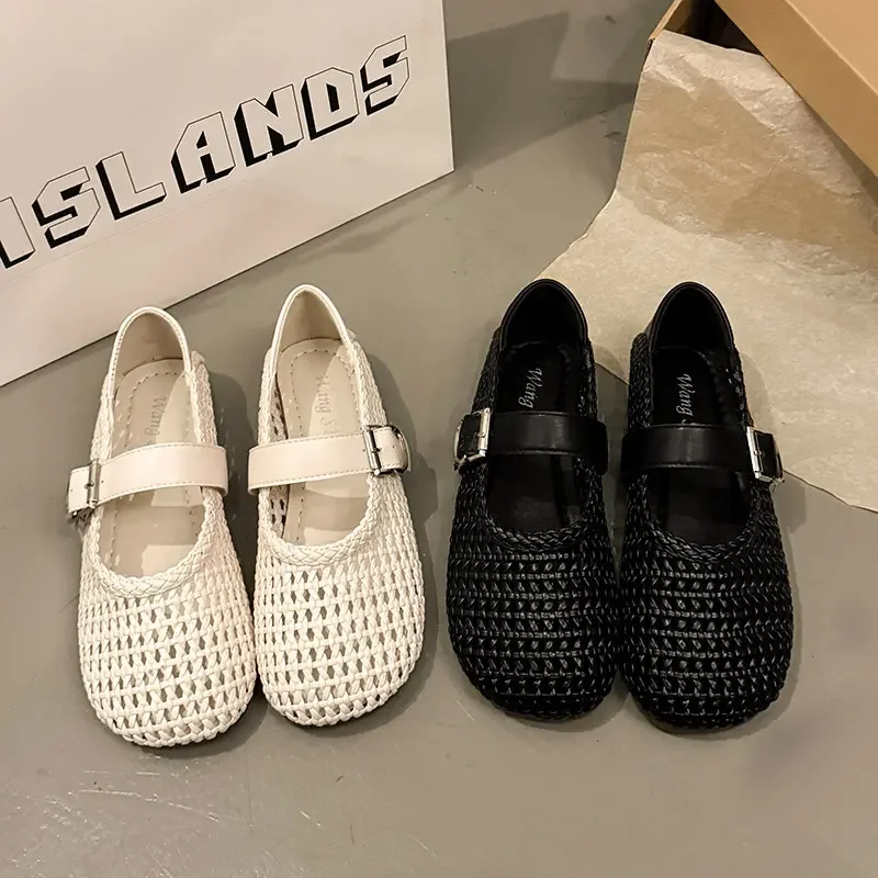 

Летние женские туфли на плоской подошве из плетеной сетки, модные сандалии с круглым носком и пряжкой, женские повседневные туфли Мэри Джейн.