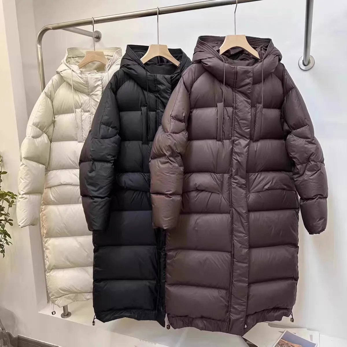 

Fashion European Winter New Women's Down Jacket Commuter Hoodie Windproof Long White Duck Down Coat