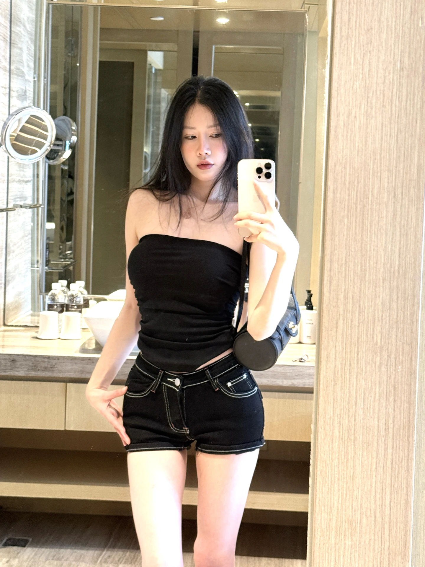 

Сексуальный укороченный топ для женщин, облегающий жилет с подкладкой на груди, модный однотонный топ без рукавов в стиле Matou, создающий ощущение роскоши