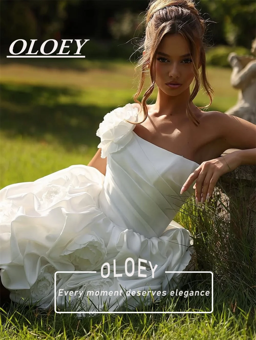 OLOEY Exquisite 3D Flowers Short Wedding Dresses Draped Soft Satin Mini Bridal Gown Customized Strapless Puffy Vestidos De Novia