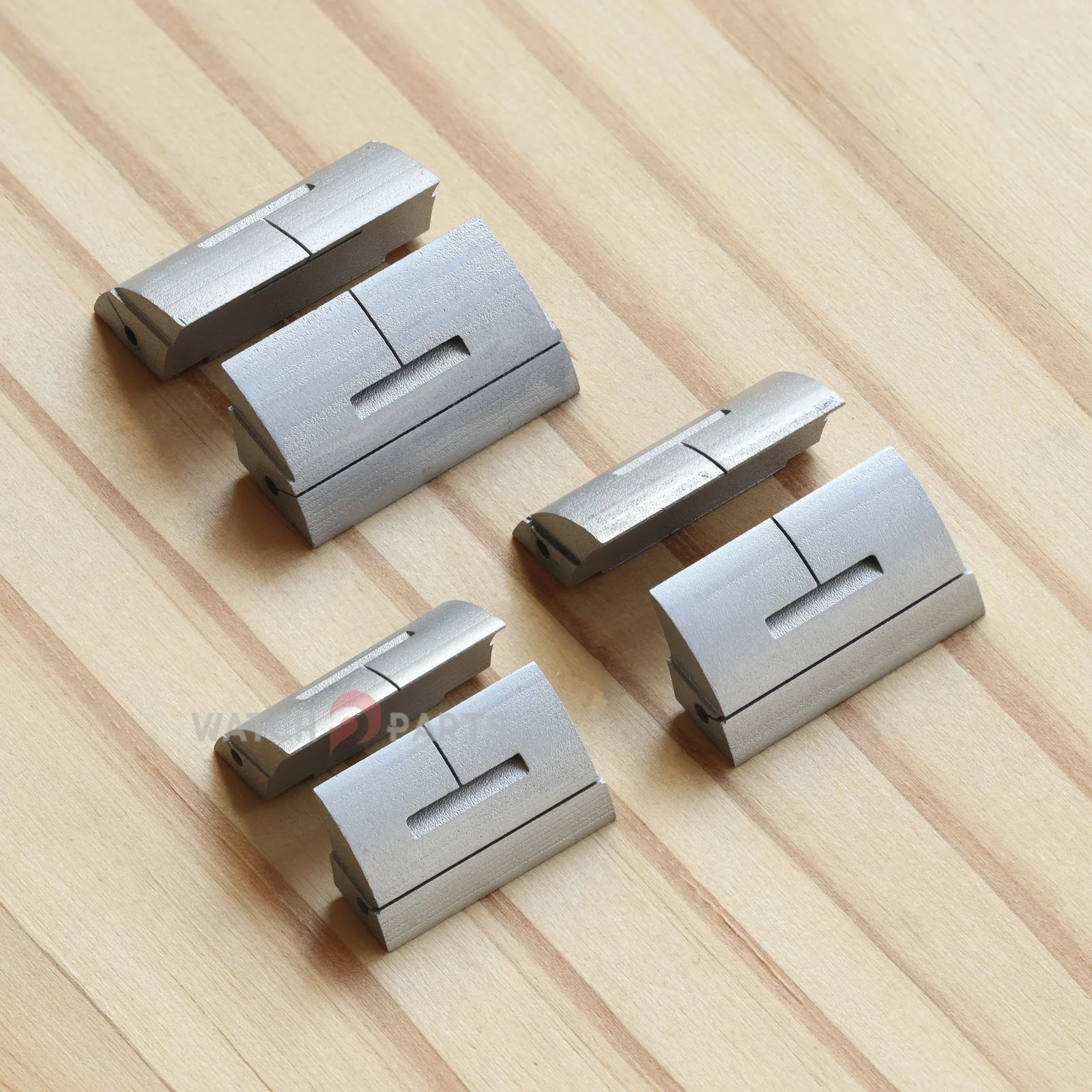 

Watch Metal Inserts for Cartier Santos 100 Watch Leather Strap Insert