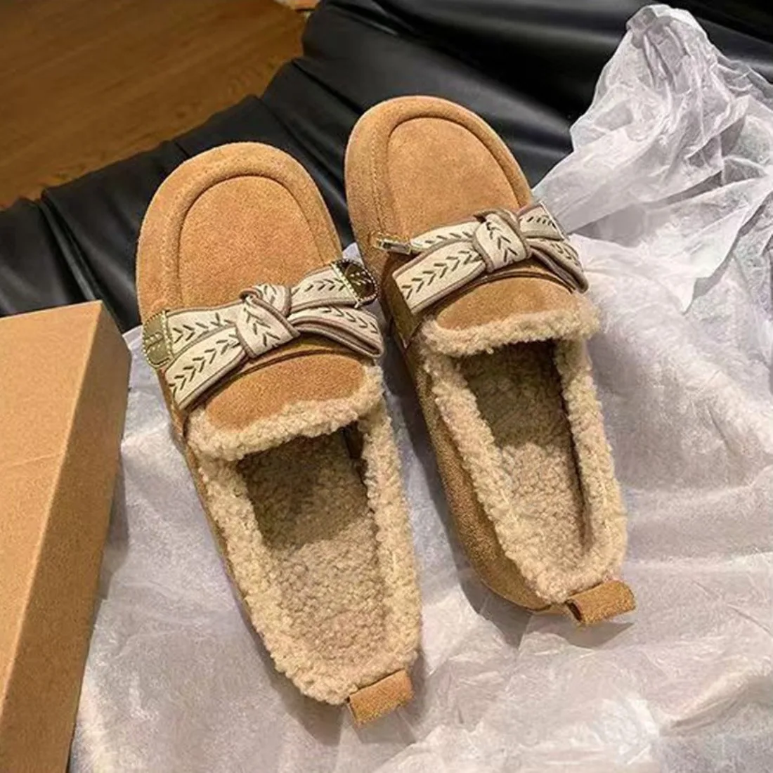 

Женские зимние лоферы 2026: Новые утепленные мехом слипоны на массивной подошве в британском стиле, повседневные, удобные, универсальные туфли без шнурков ​