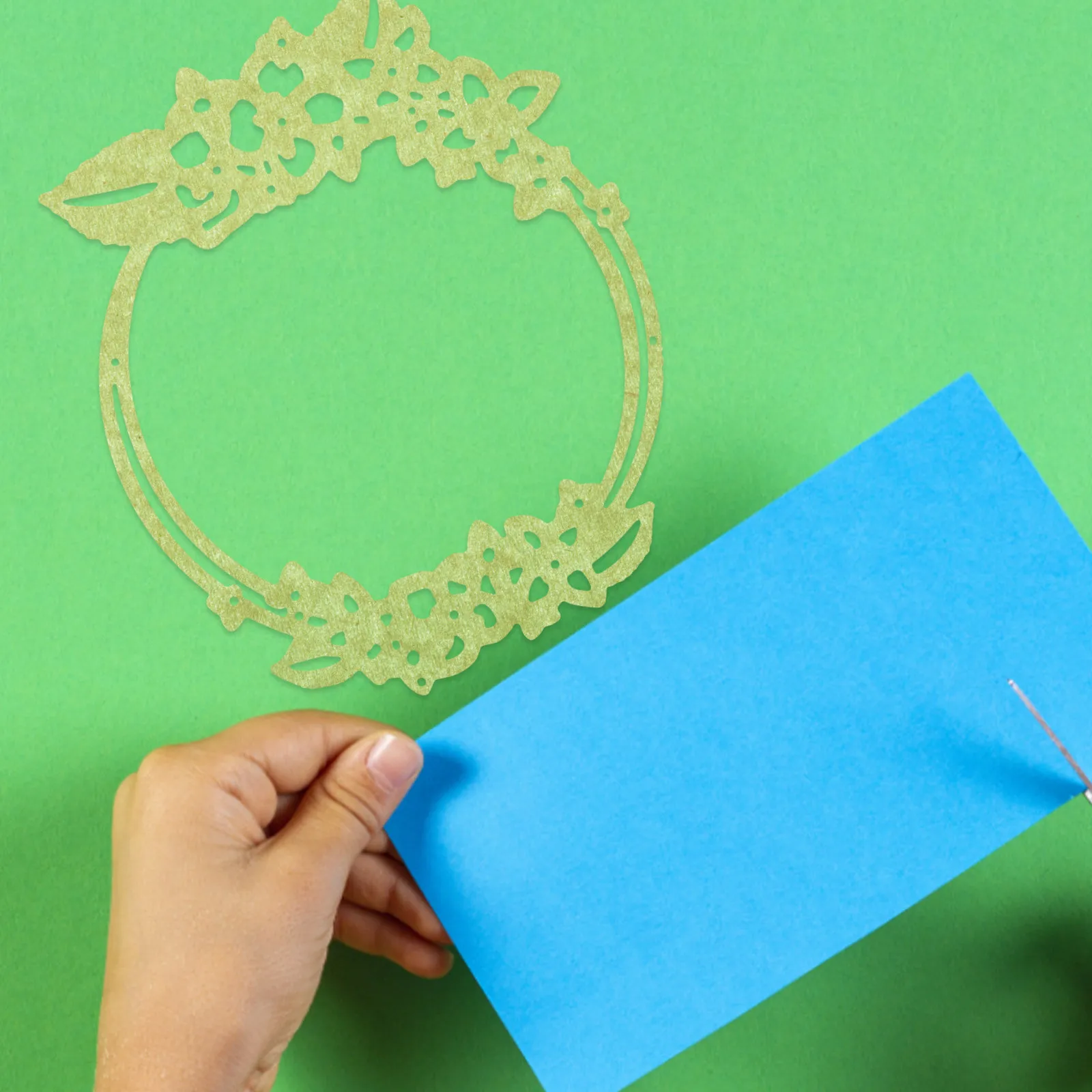 Children Cutting Die DIY Carbon Steel Scrapbook Cutting Dies Wreath Pattern Paper Craft Album Stamps Home Crafting Scrapbooking