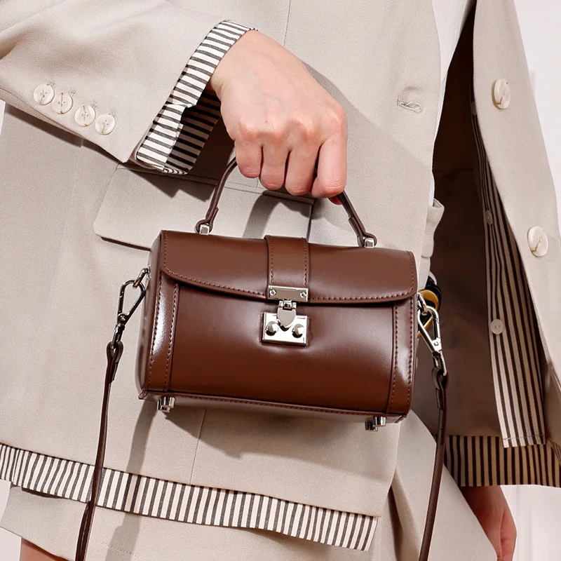 Stylish Casual Fashionable Clutch Mini Bag With Letter Logo For Women Paris Fashion Designer Trendy