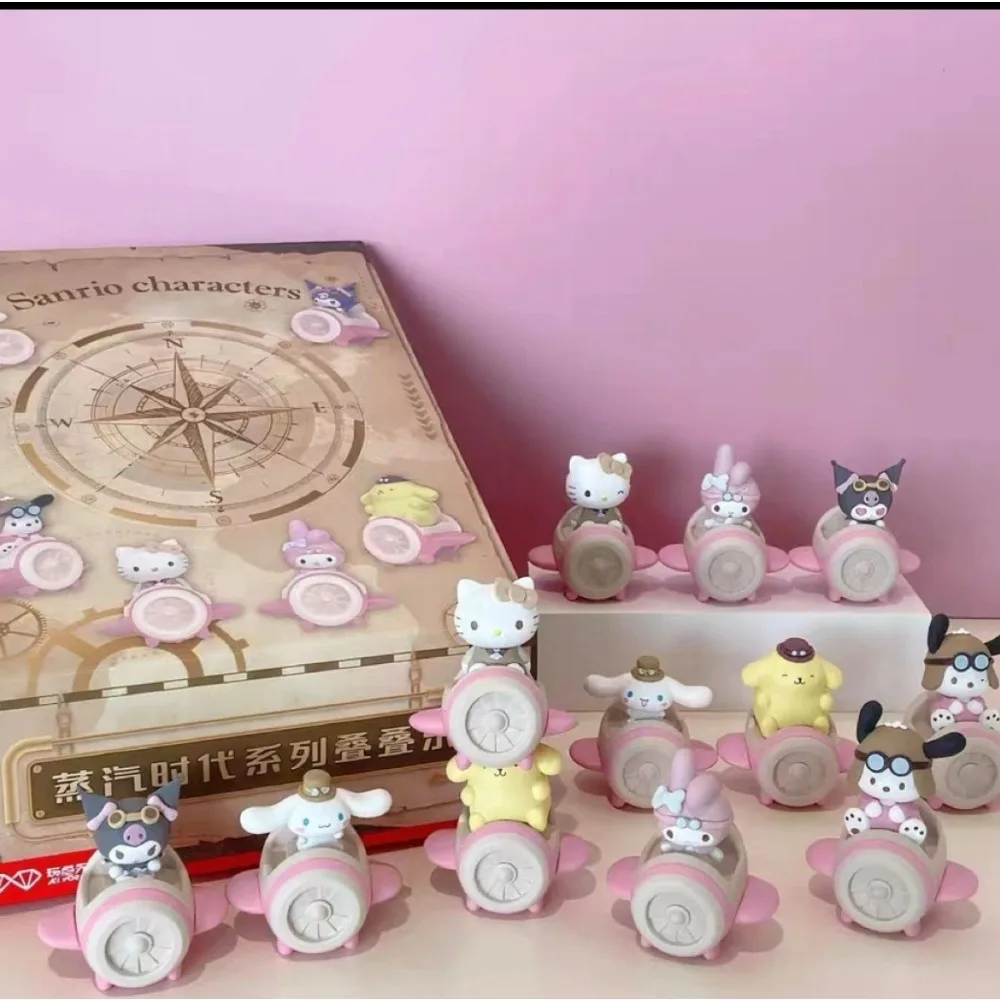 

Коллекционные мини-фигурки персонажей Sanrio из серии Steam Age: милые Куроми и Синаморолл в закрытых пакетах-сюрпризах для декора рабочего стола