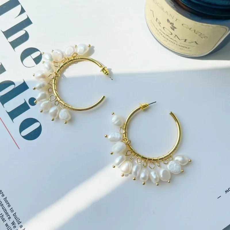 

New Year Niche Designer Autumn Winter New Arrival Hoops Earrings Metal Gold-plated Freshwater Pearl Tassels Earrings for Women