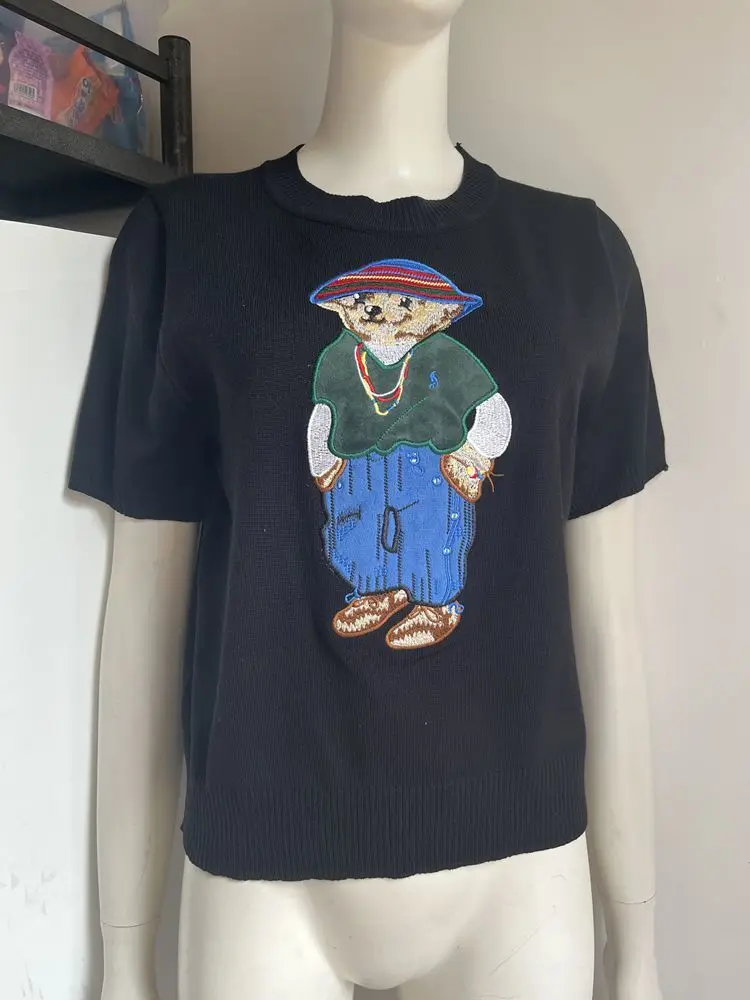 Hohe Qualität Neue Sommer Frauen Gestrickte Pullover Koreanische Mode Cartoon Bär Oansatz Pull Weibliche Kurzarm Casual Pullover Jumper