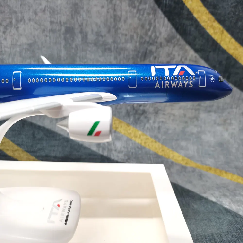 1/200 Scale A350 A350-900 Italy ITA Airline Aircraft ABS Assembly Plane Model Resin Airplanes Model Toy For Collection or Gift