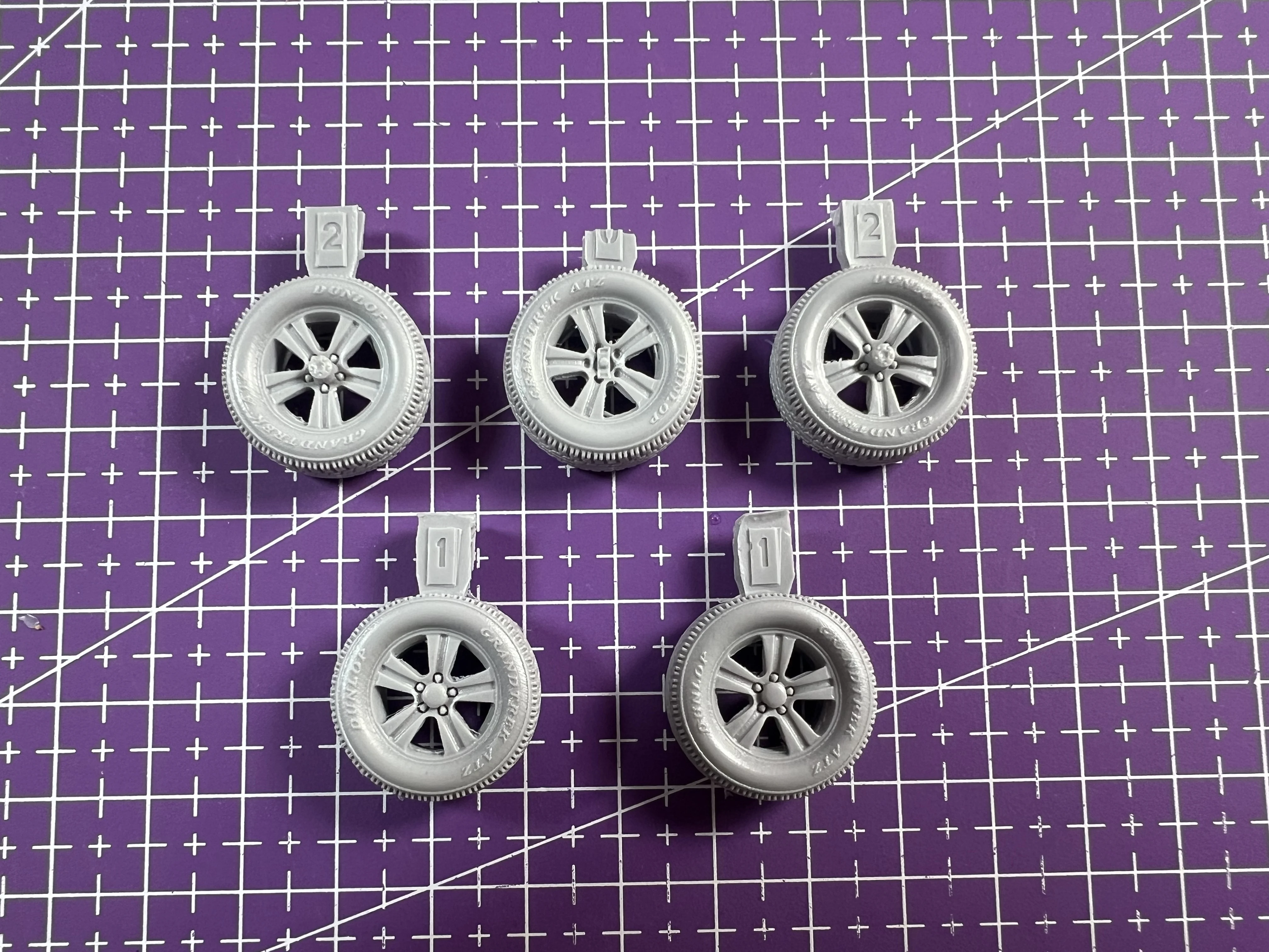 

1/35 Cast Resin Model, Tire Modification Accessories, Unpainted (pickup Tire VS-001 VS-002)