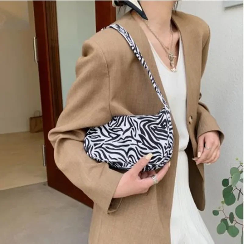 2023 Animal Pattern Print Nylon Shoulder Bag Casual Women Handbag Butterfly Leopard Zebra Cow Print Woman Ladies Underarm Bags