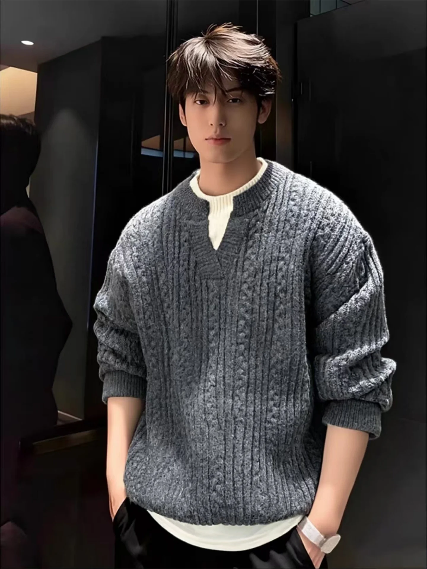 

Теплый вязаный свитер для мужчин: повседневный, свободный крой, с воротником хенли, имитация двойки, корейский тренд, зимняя верхняя одежда