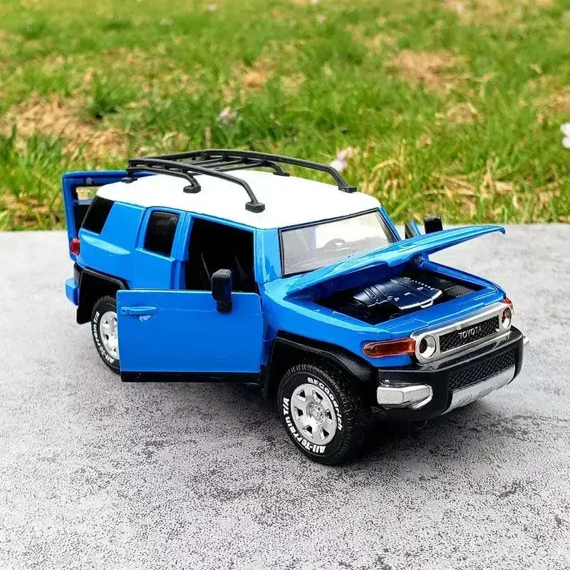 Jouets modèle de voiture en alliage moulé sous pression, Collection tout-terrain, son et lumière, cadeau pour enfants garçons