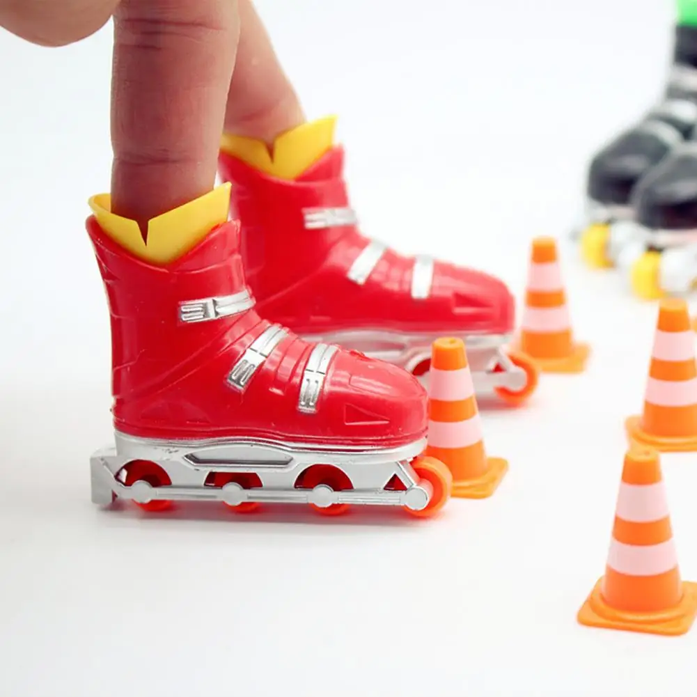 Miniature Skates Helmet Miniature Roller Skates Set with Helmet Roadblocks for Dollhouse Decor Doll Skating Shoes for 1/6