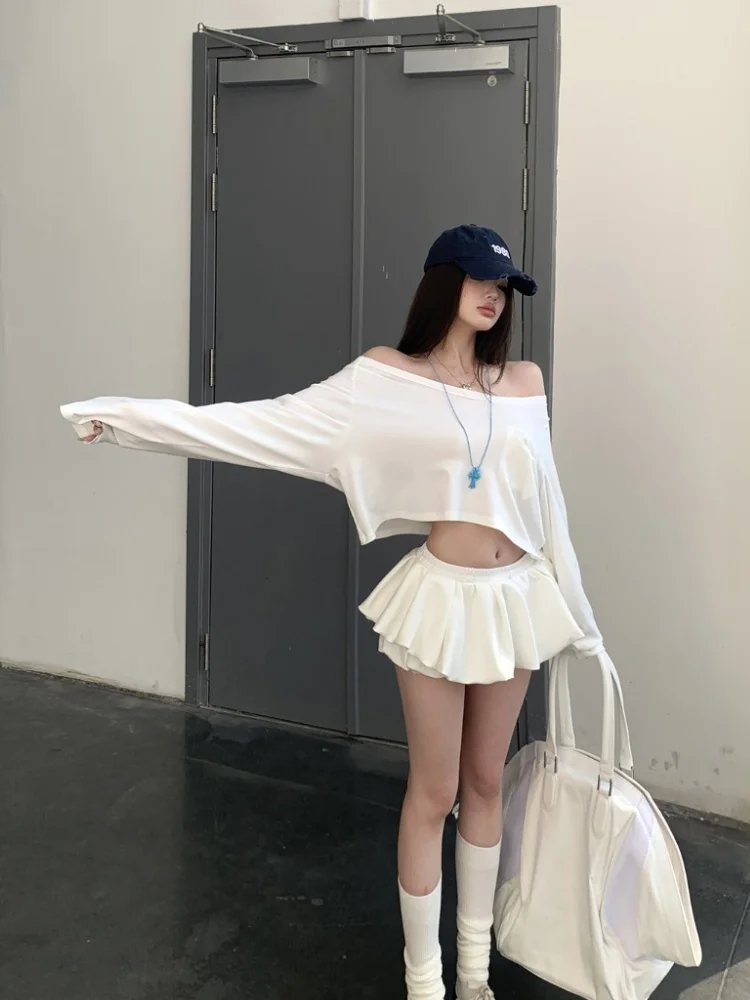 

Повседневный комплект из футболки с длинным рукавом и юбки, женский весенний модный наряд, юбка с цветочным принтом, костюм из двух предметов, с круглым вырезом, полиэстер...