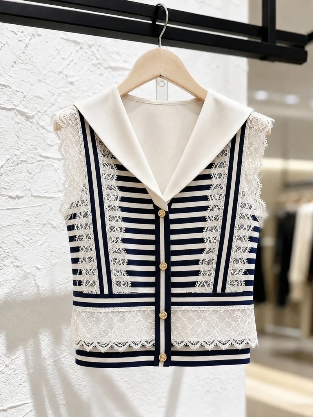 

Korean Style Summer 2026 Lace Splice Sleeveless Vest Women's Fashion Commute Top High-End Sensation Small Audience