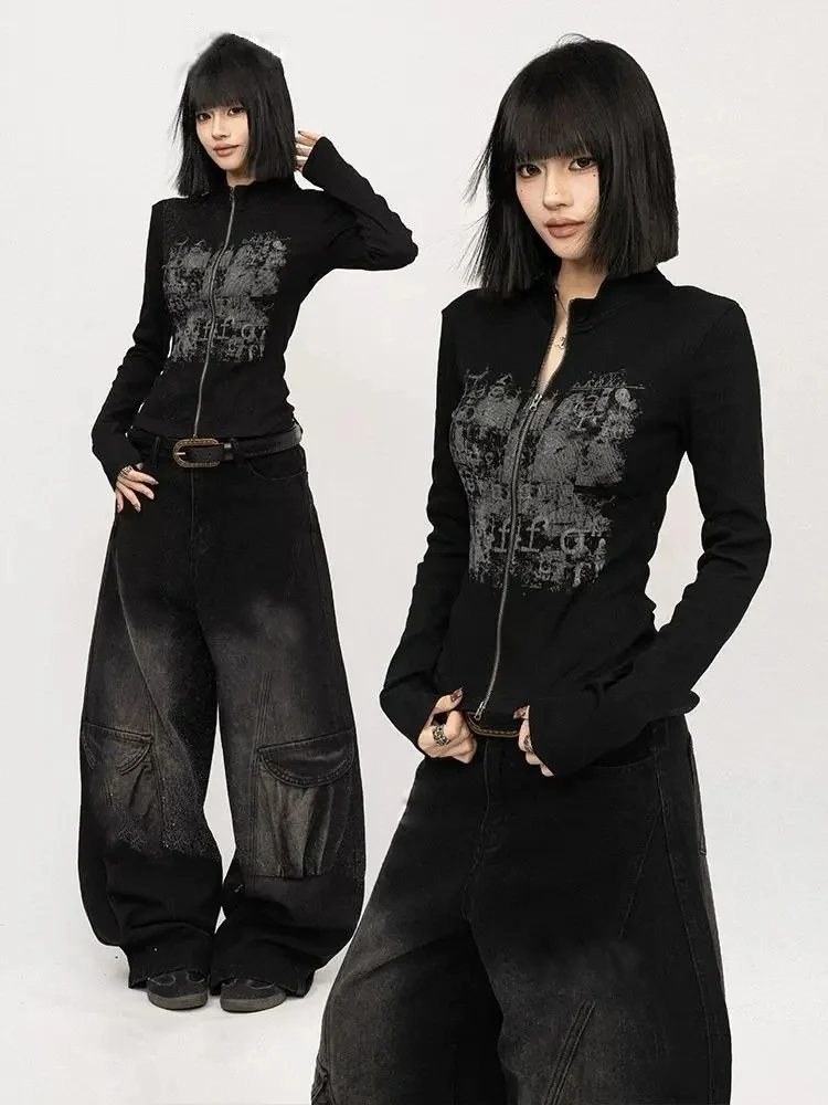 سترة نسائية بسحاب أسود مطبوع بتصميم كلاسيكي أمريكي لخريف جديد فاسق بقصة ضيقة وأكمام طويلة Y2k ملابس شارع قوطي الجرونج