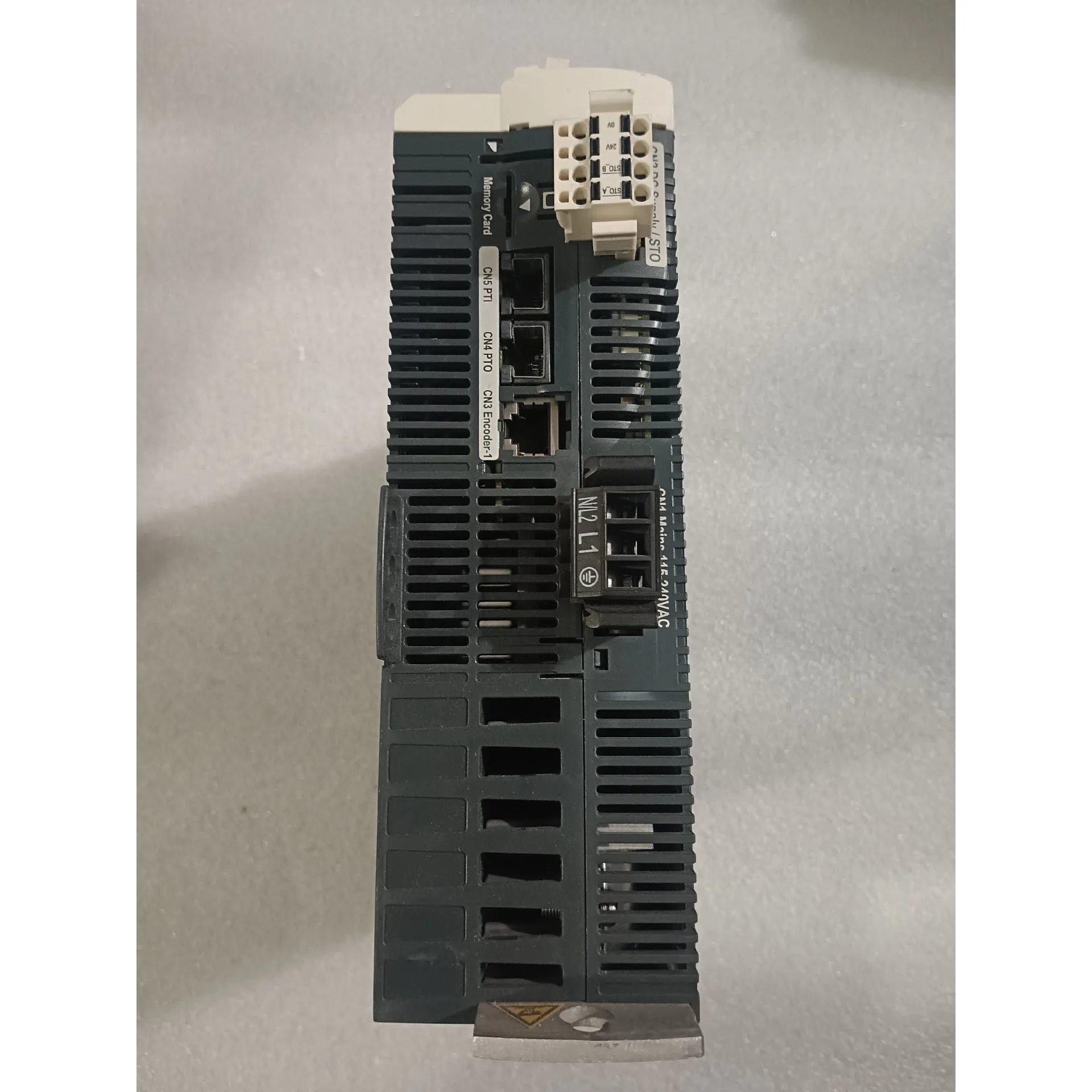 Servo Drive LXM32MD18M2 Com garantia