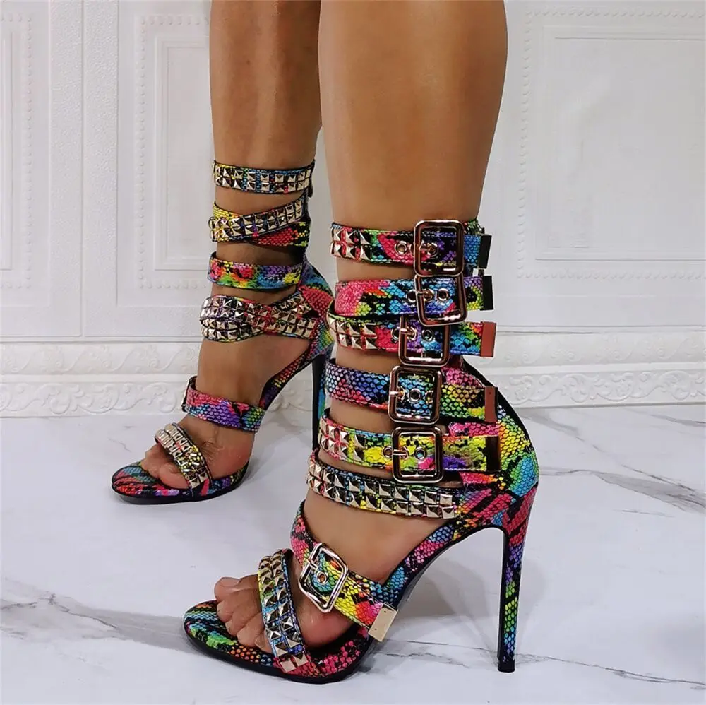 

Большой размер 47, цветные туфли из змеиной кожи с перекрестными ремешками, женские босоножки на тонком высоком каблуке с открытым носком и пряжкой, пикантные стильные туфли для ночного клуба