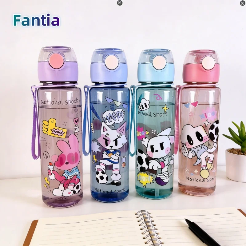 

Спортивная бутылка для воды с героями мультфильмов теплопередачи: кролик и кошка играет в футбол, прочный легкий материал, идеально подходит для студентов, на открытом воздухе