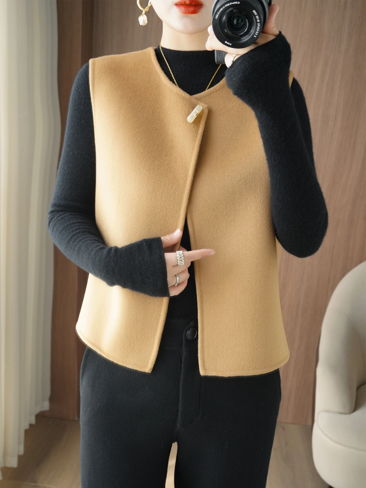 

New 2025 Chinese Sle Pure Woolen Vest Women's ort Fit Simple round Ne Svel oulder Pad Top Coat