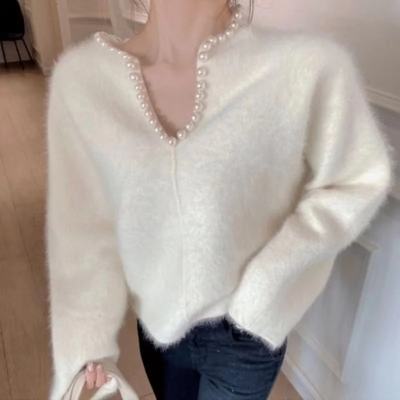 Women's 2024 Fashion New Style Design Sense Pearl's V Neck Long Sleeves Knitted Sweater Temperament Versatile Comfortable Autumn