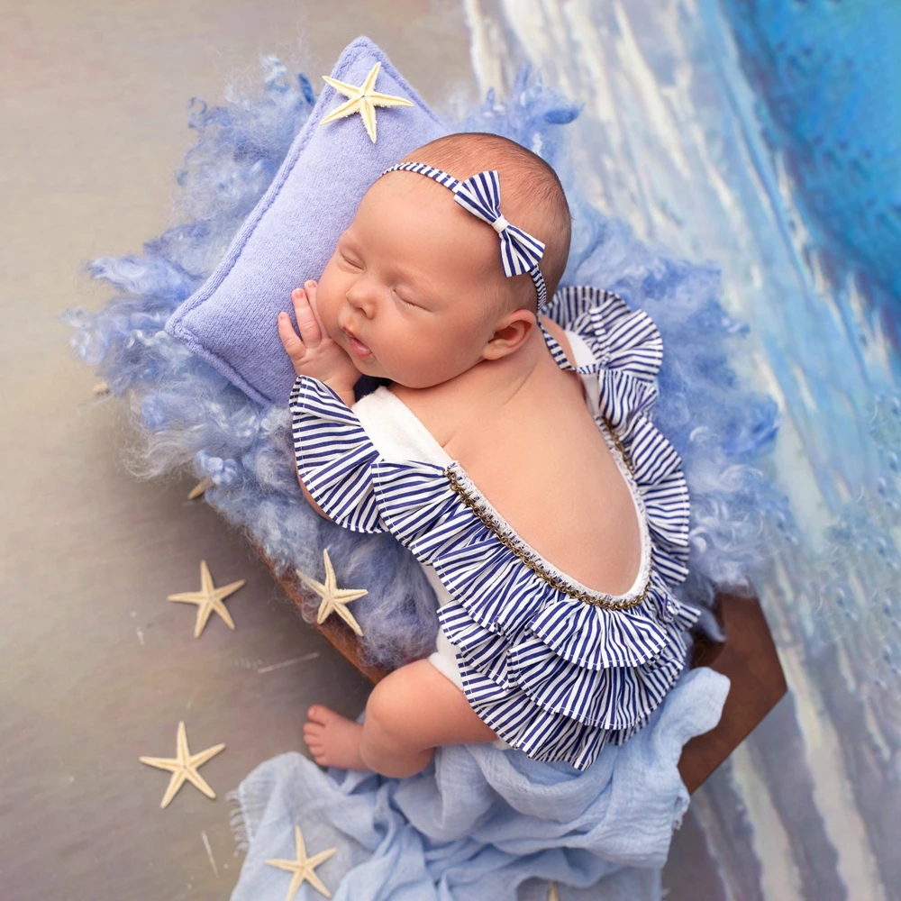 accessori-per-fotografia-neonati-tutina-a-righe-blu-e-bianche-con-volant-outfit-per-servizio-fotografico-body-con-spalle-scoperte-per-bambina