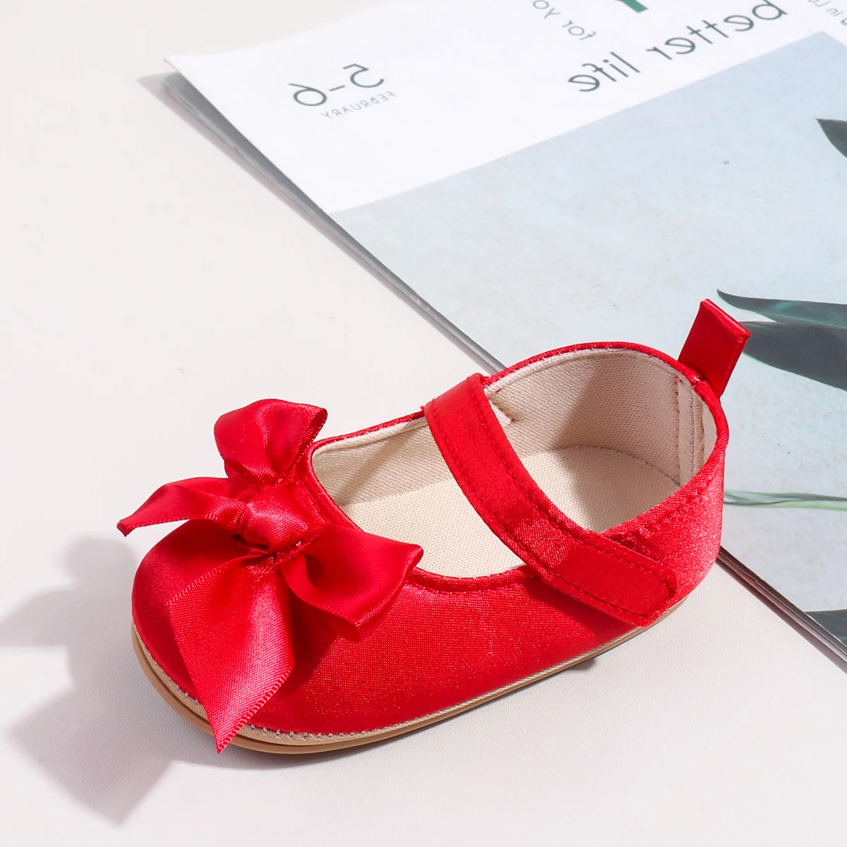 

Весна и осень 2024, новый стиль, обучающая обувь принцессы для маленьких детей, универсальная удобная тканевая обувь с бантом