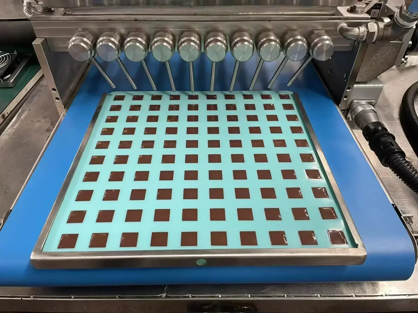 Small Entrepreneurship Desktop Candy Maker Chocolate Soft Sweet Pouring Machine Verschiedene Sweet Candy Maker