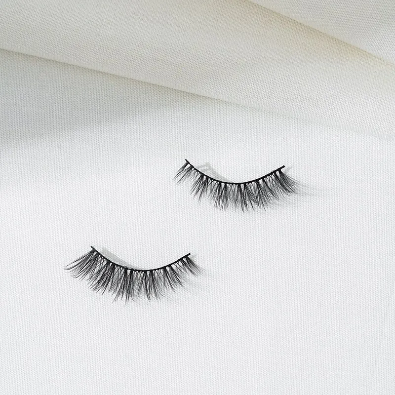 12 Pairs of Mass-produced Natural Slender Fish Tail Crossed False Eyelashes 15mm