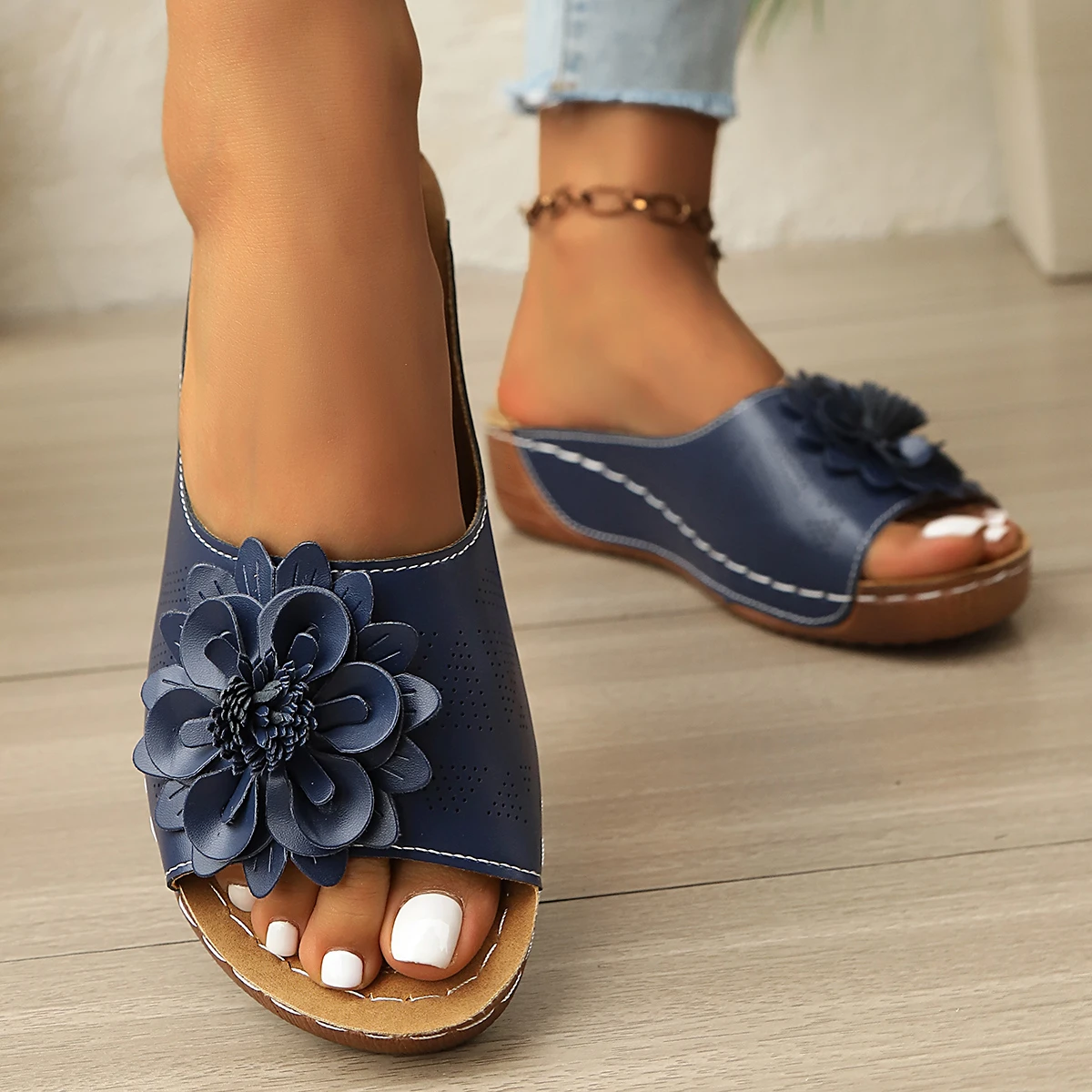 

*Summer New Round Head Thick Bottom Comfortable Casual Slippers Fashionable and Sexy Hot Selling Fish Mouth Slippers for Women
