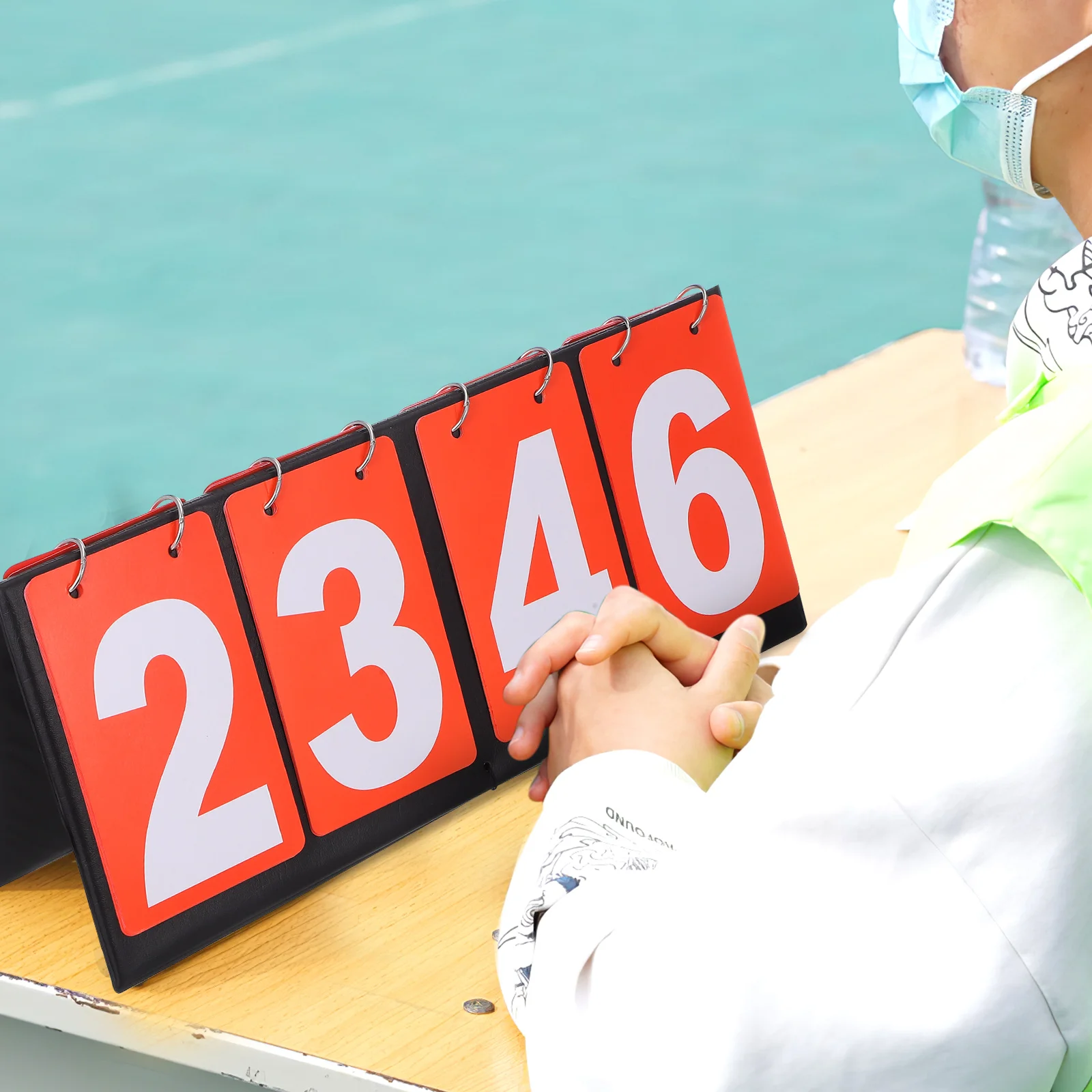 Tablica wyników do koszykówki i piłki nożnej, lekka, przenośna, tablica wyników z klapkami, do użytku wewnątrz i na zewnątrz, czerwona.