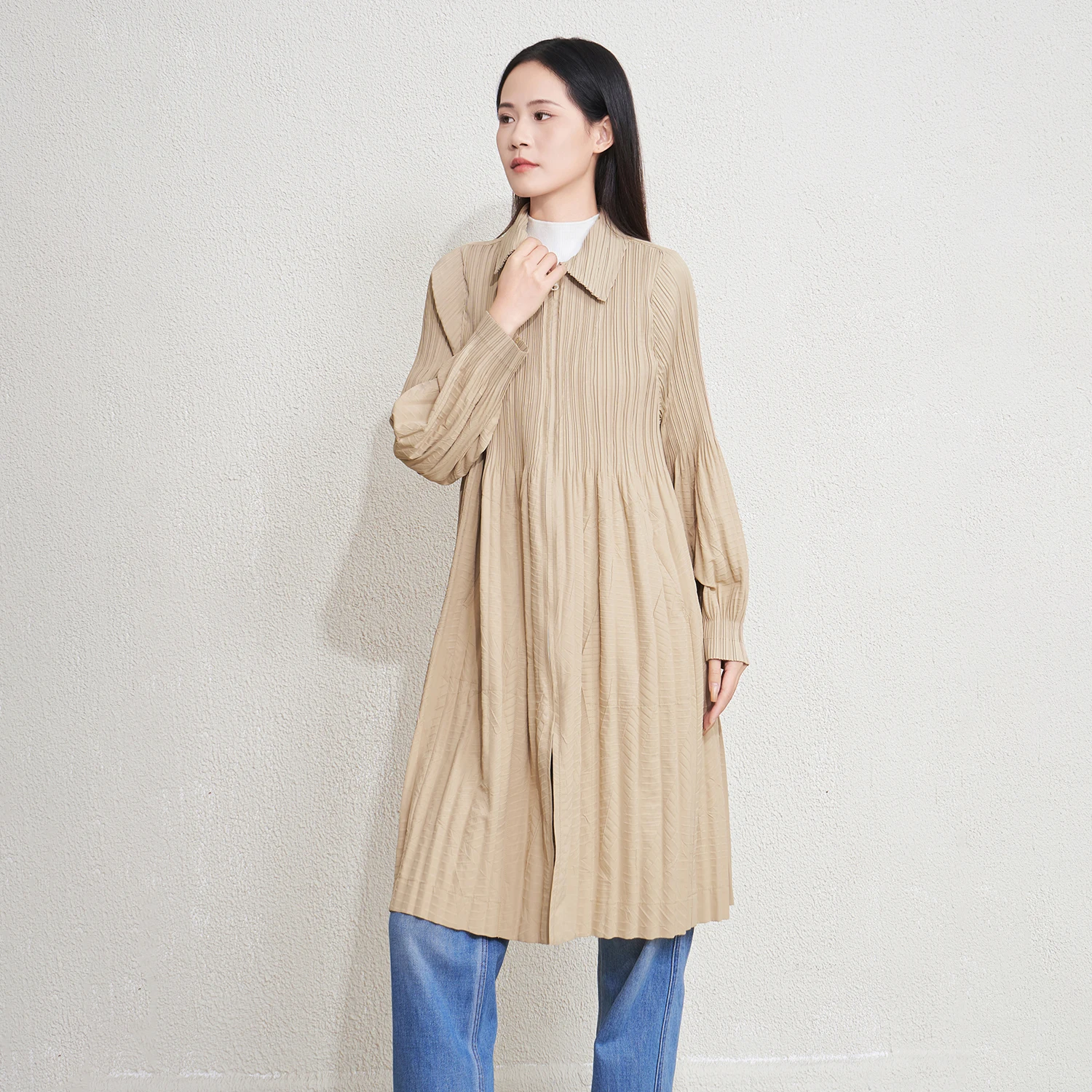Women's Elegant Miyake Pleated Coat  Zippered Collared Outerwear Versatile Outfit for Casual & Formal Occasions