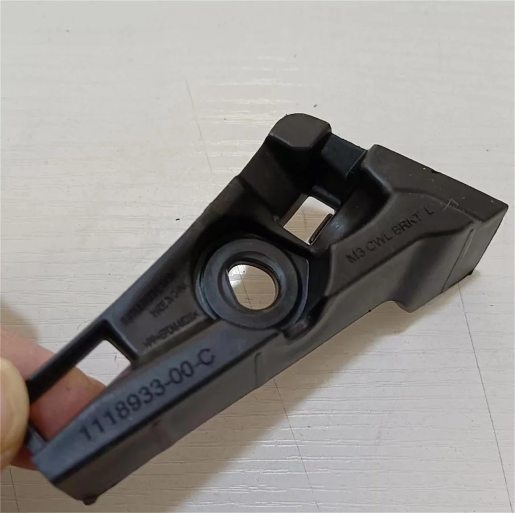 

Кронштейн правый для переднего коврика Tesla 3 LH 1118933-00-C RH 1118934-00-C, 2 шт.